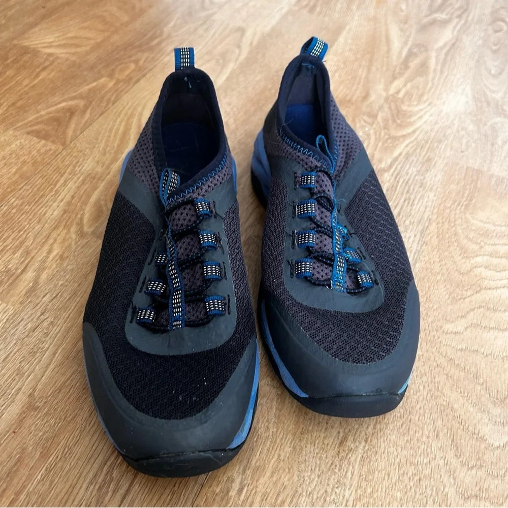 L.L.Bean boy’s blue shoes sneakers trainers